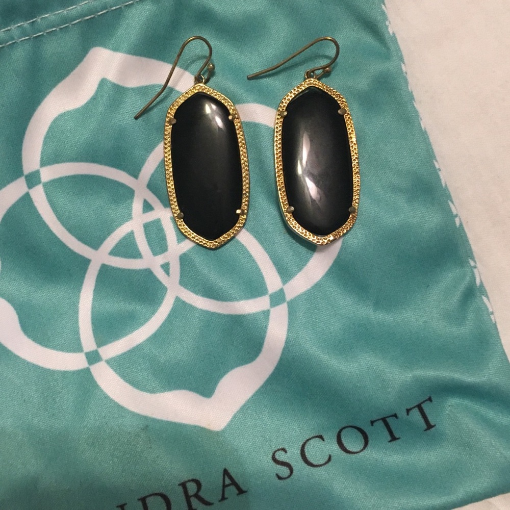 Kendra Scott black earrings