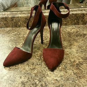 Never worn Call it spring heels