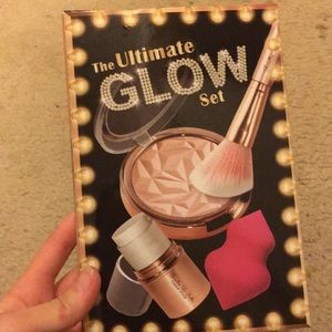 Beautiful glow set
