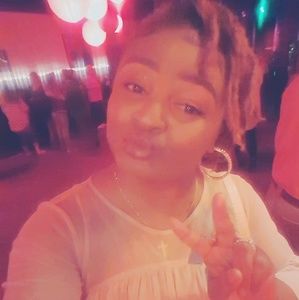 Meet your Posher, Kenisha