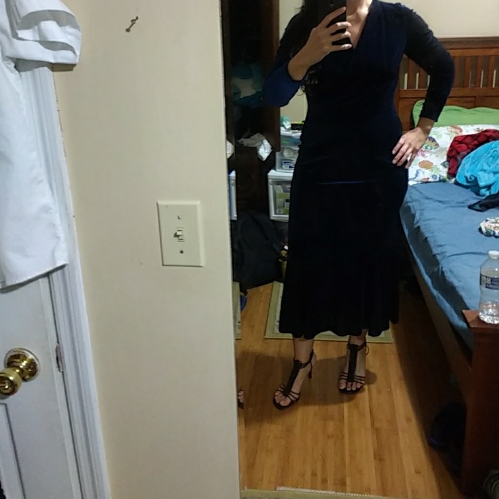 Newport-News blue velvet dress