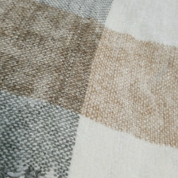 Neck Scarf One Size Beige Gray Winter White New - Picture 2 of 3