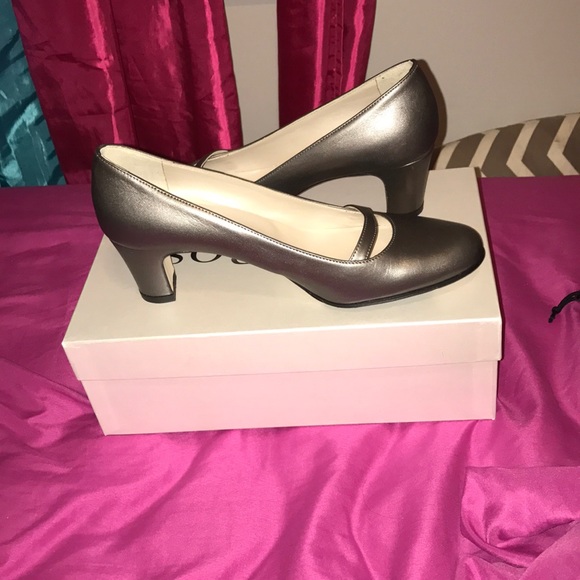 Taryn Rose Heels! - Picture 2 of 4