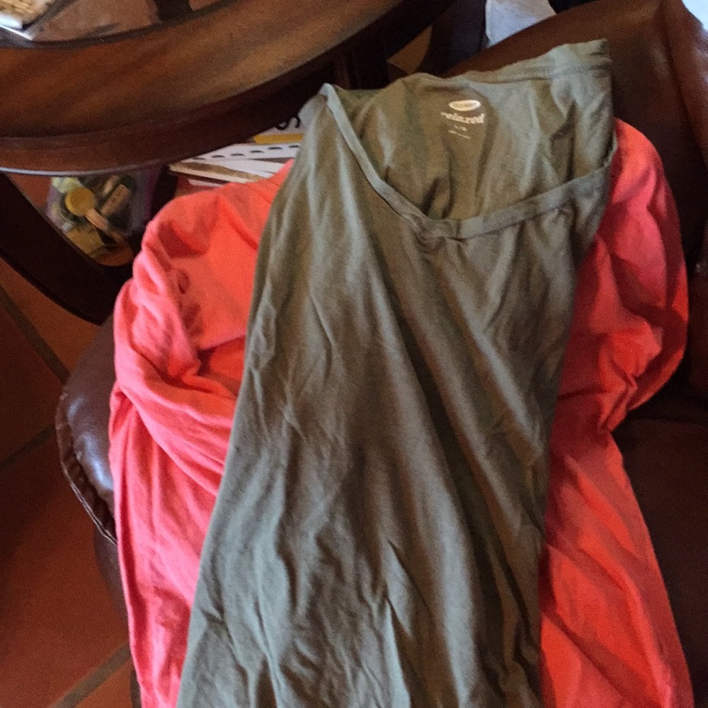 2 long sleeve shirts