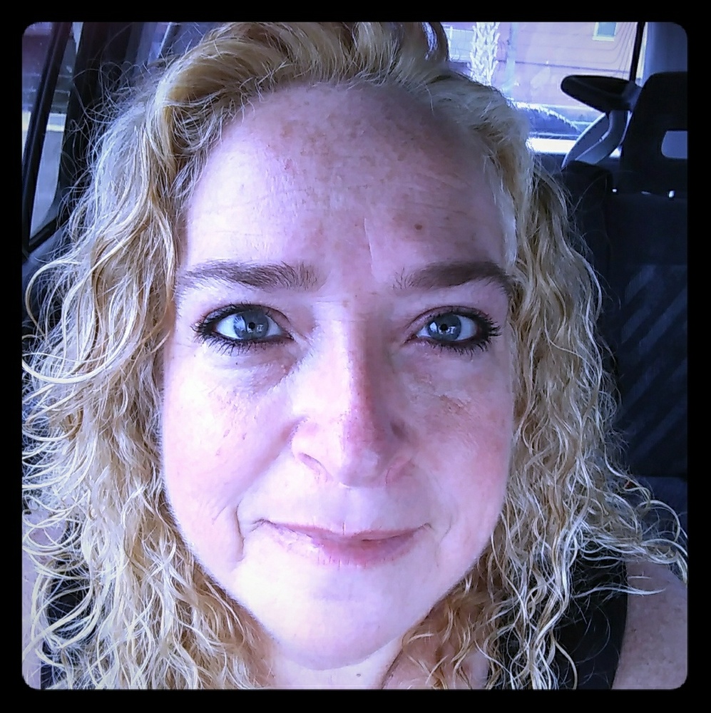 Meet your Posher, Valerie