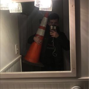 Meet your Posher, Max