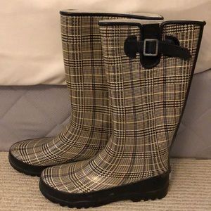 Sperry tall rain boots