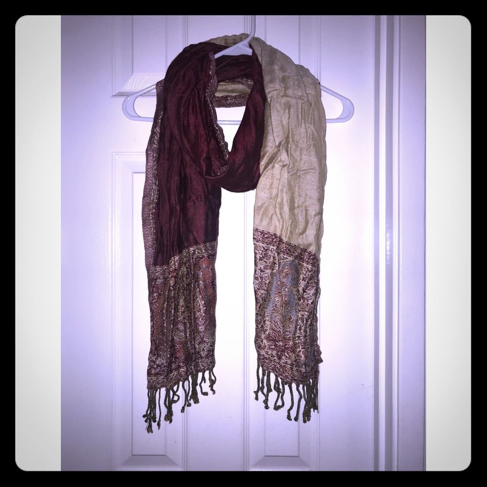 Red and tan patterned scarf