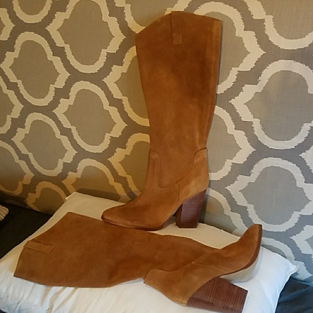 Crown Vintage Brown Boots