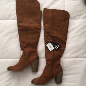 NWT DV "Marilyn" Over the Knee Boot