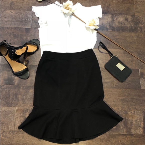 Black pencil skirt with ruffled hem line - Picture 1 of 5