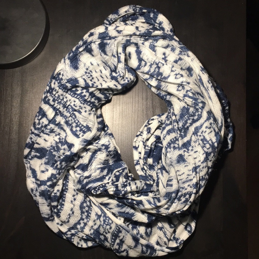 Infinity Scarf - Picture 2 of 3