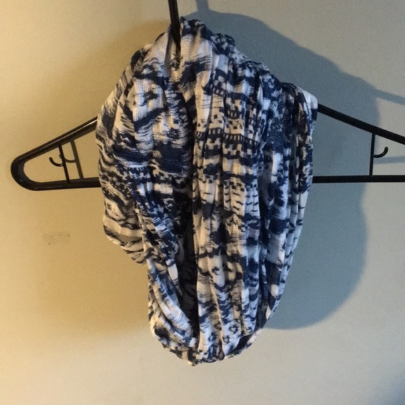Infinity Scarf - Picture 3 of 3