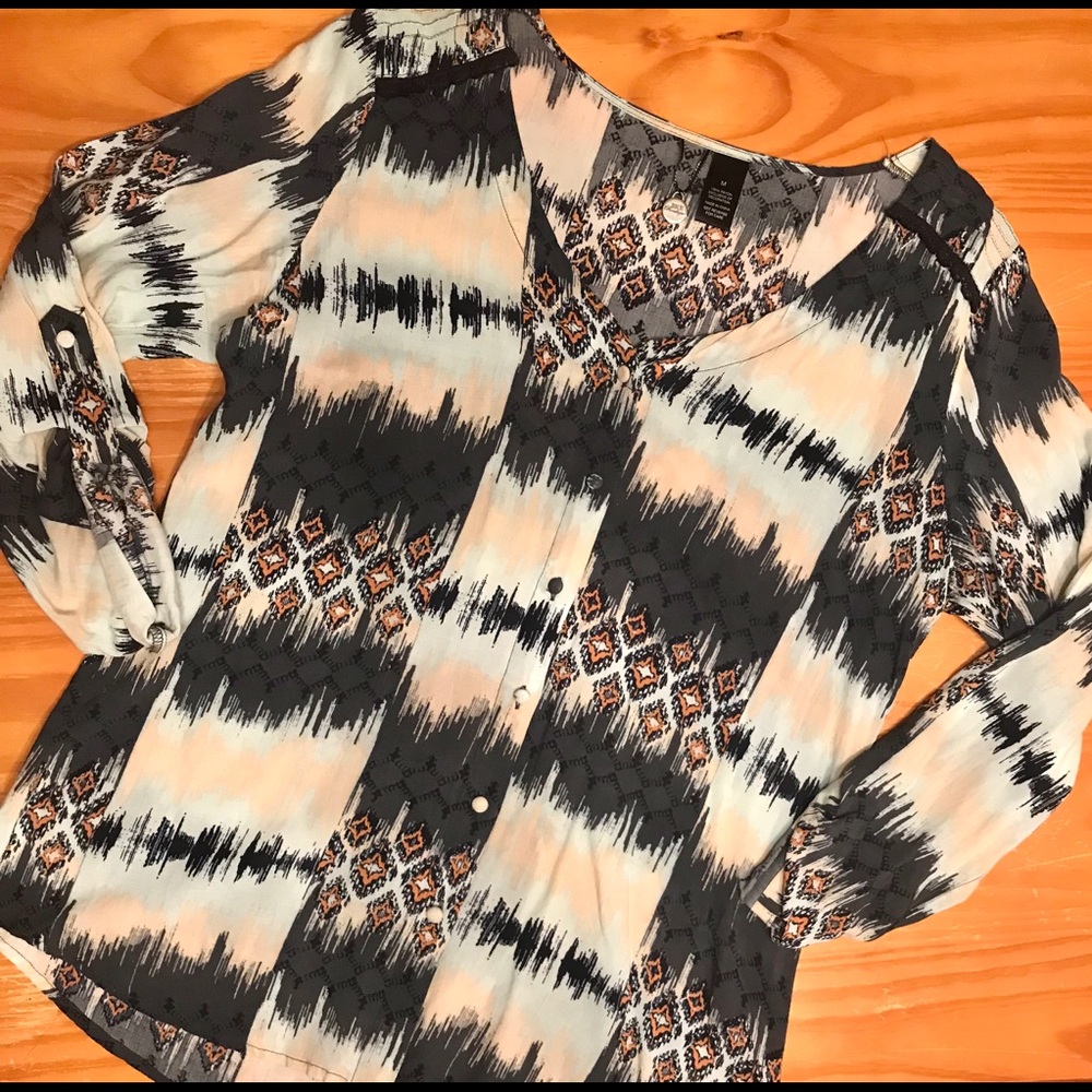 BKE Boutique Tribal Blouse/shall