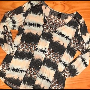 BKE Boutique Tribal Blouse/shall