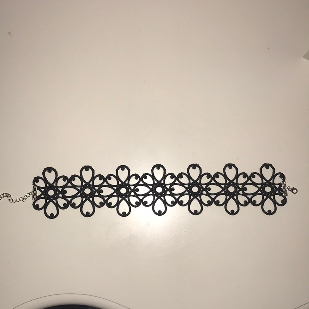 Black lace choker