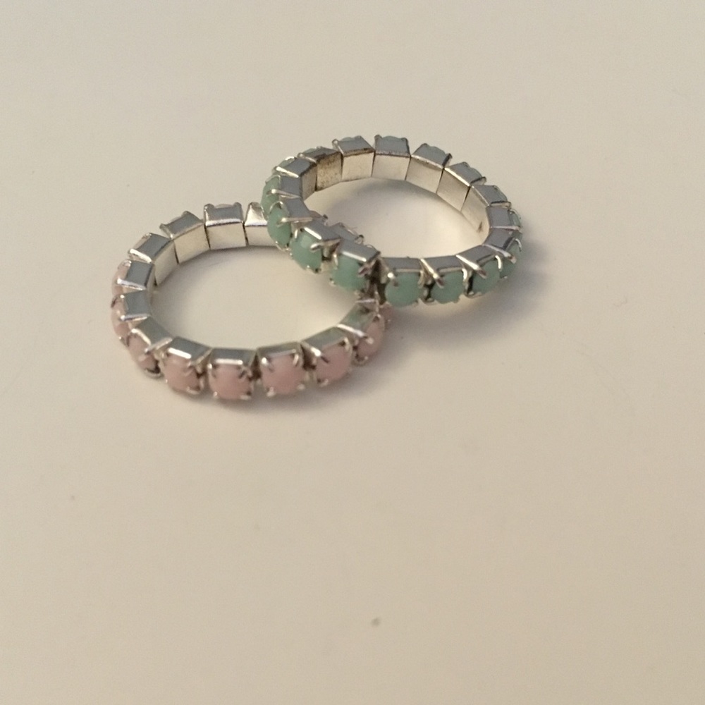 A pink and blue ring
