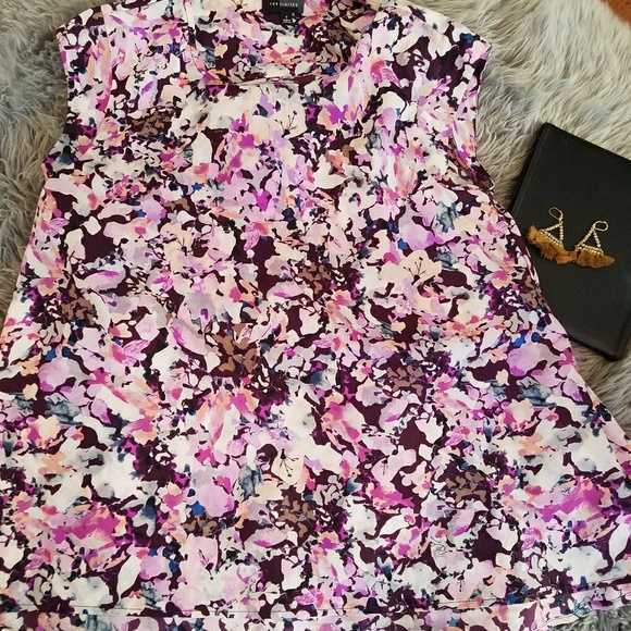 Limited Floral Blouse - Picture 2 of 2