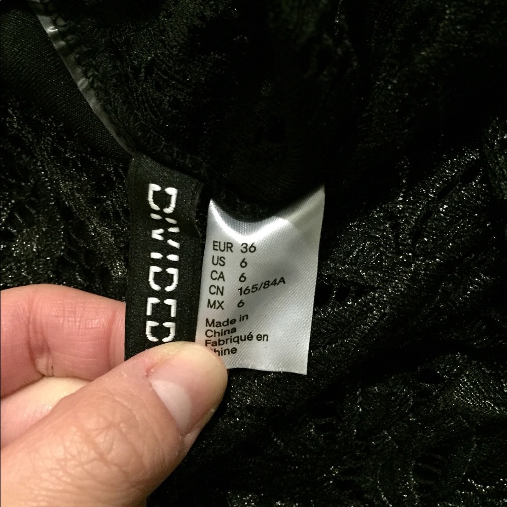 ๐๐H&M Lace Off-the-shoulder Dress - Picture 6 of 7