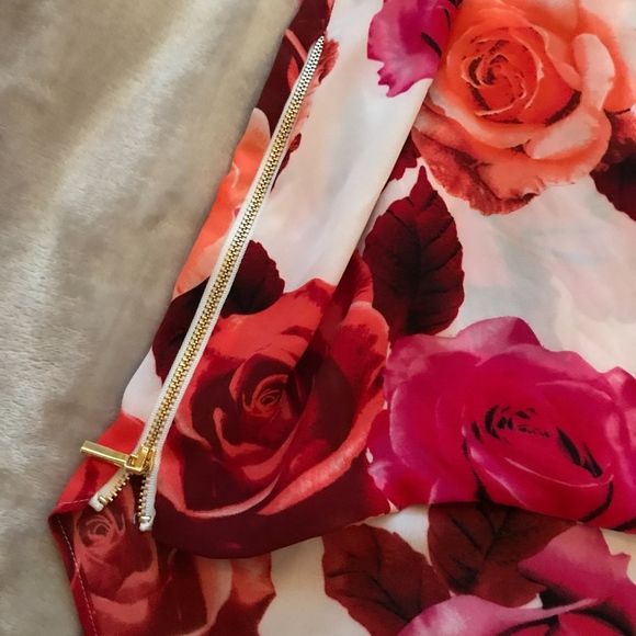 Small BEBE Beaded Floral Blouse Brand New! - Picture 3 of 6