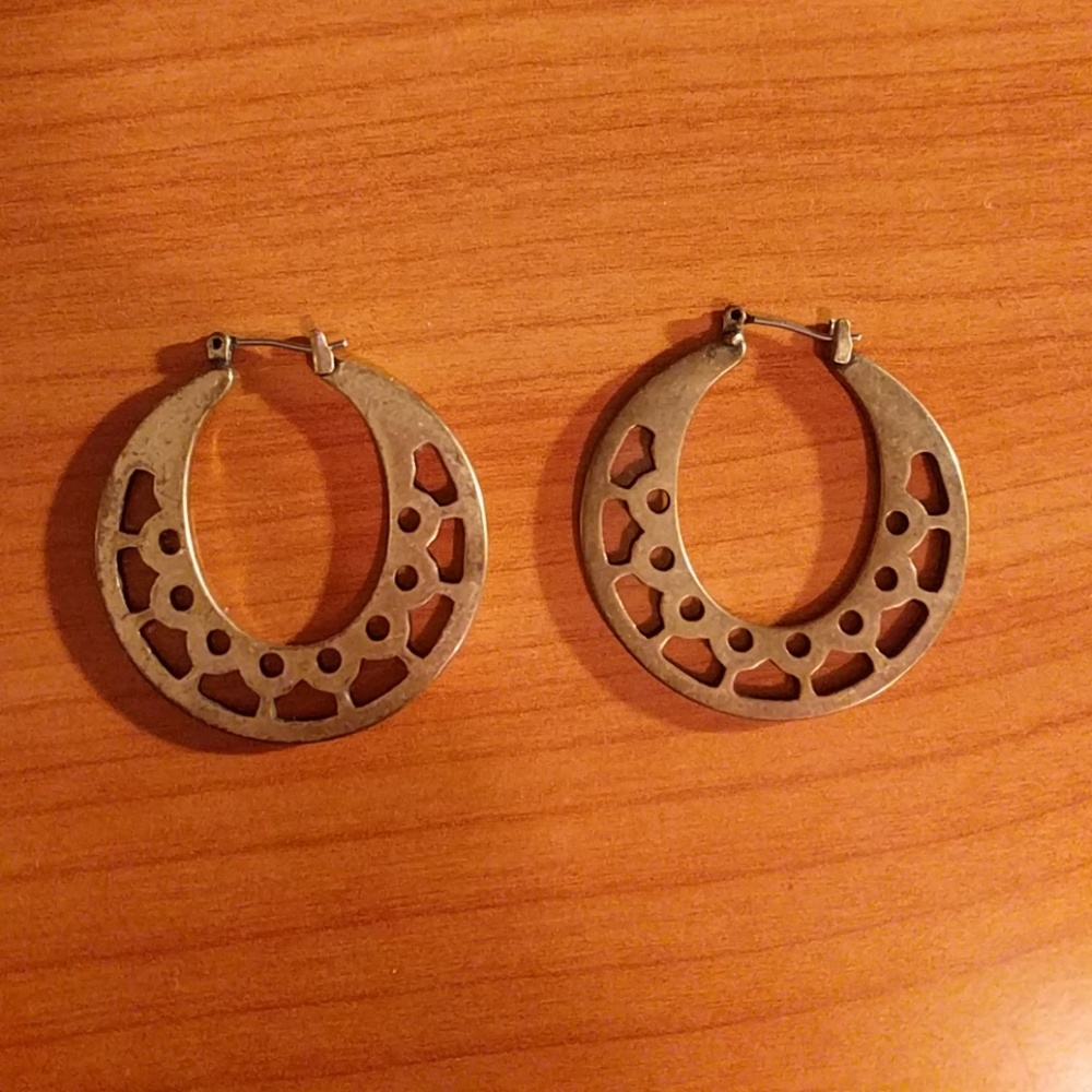 Earring *ADD ON ITEM*