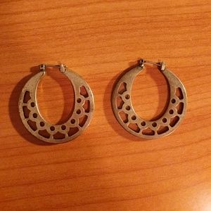 Earring *ADD ON ITEM*