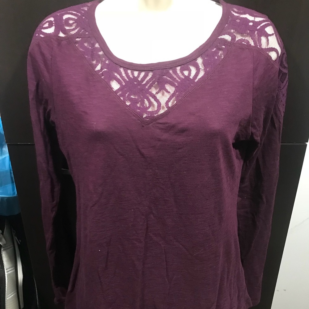 Maurice's long sleeve shirt with lace