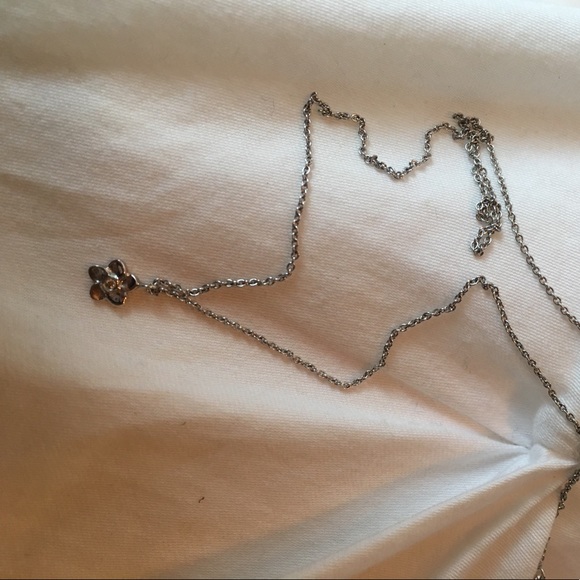 Finn jewelry by minor obsessions flower necklace - Picture 7 of 7