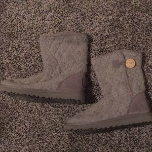 Gray knit Uggs