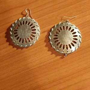 Earring *ADD ON ITEM*