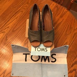 TOMS Silver Azar Wedge