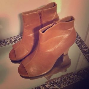 Aerosoles Booties 8.5, NWOT