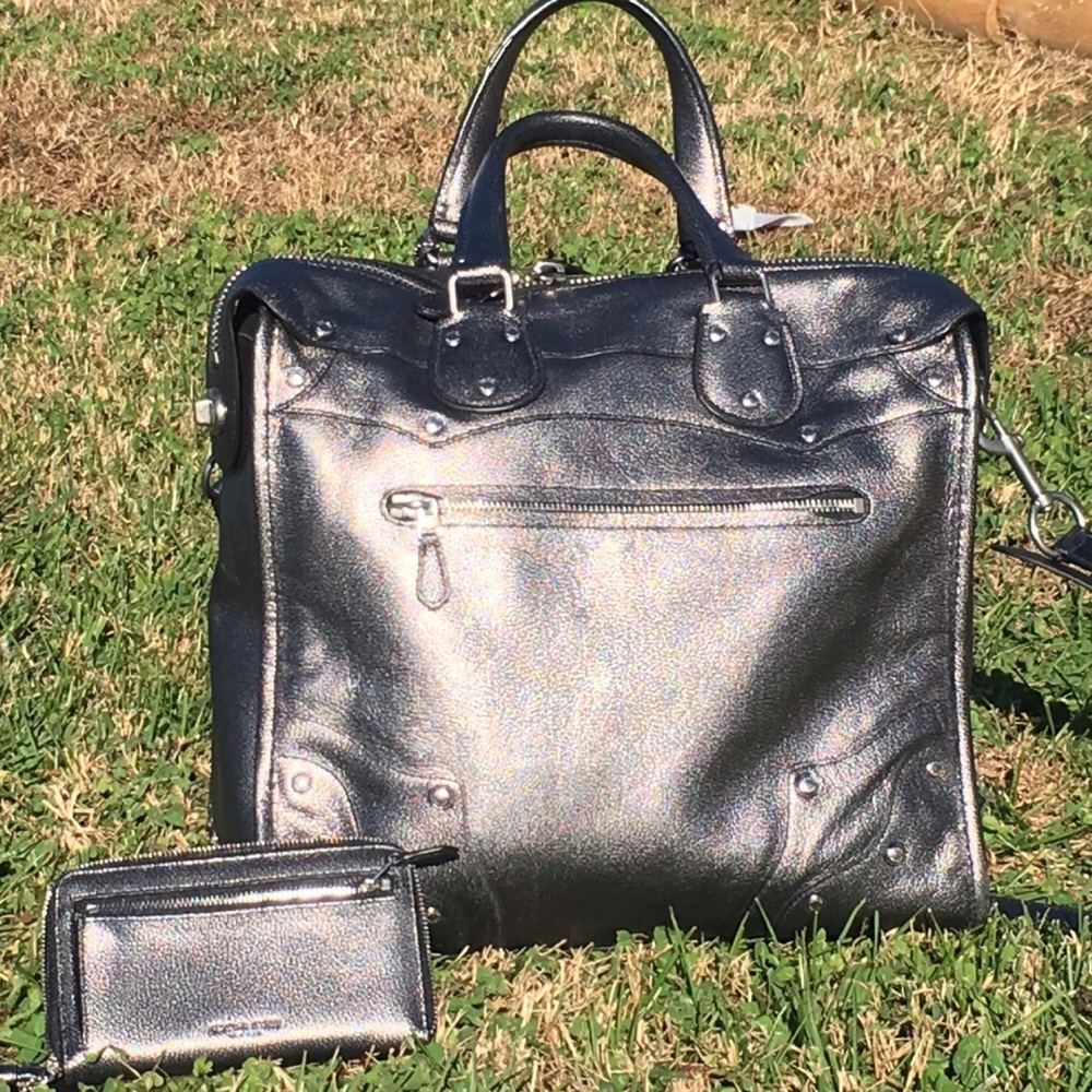Gunmetal Elevated Rhyder 33 Bag 33740 Wallet - Picture 2 of 6