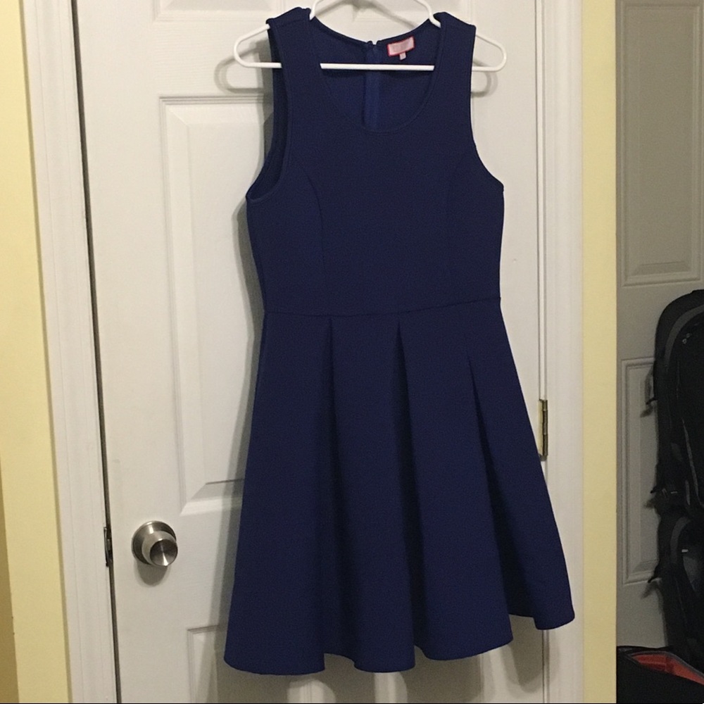 Cute dress— Best Society size L