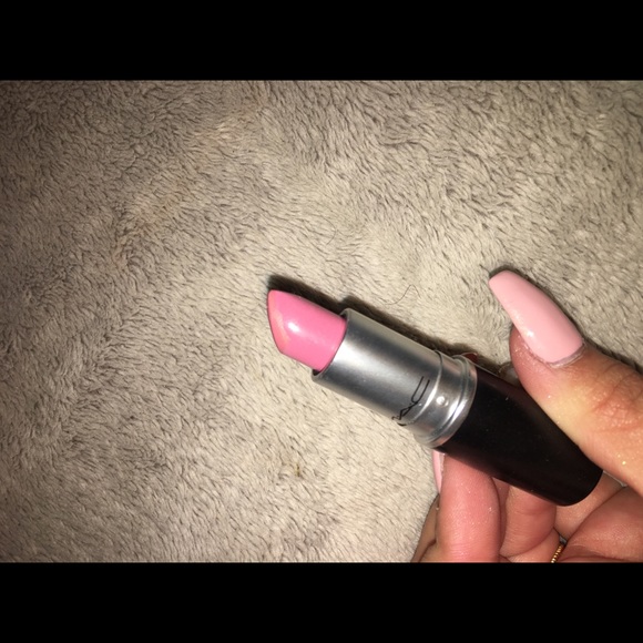 2 mac lipsticks - Picture 2 of 4