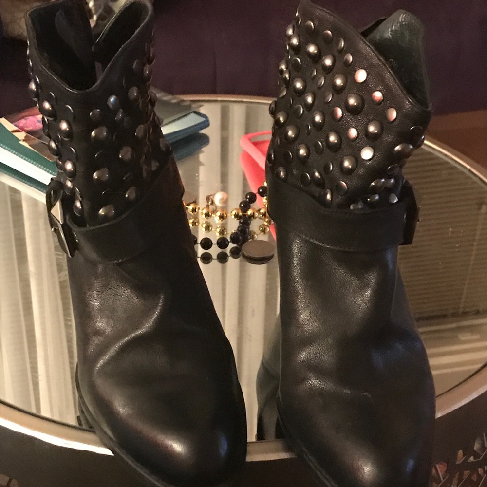 Stuart Weitzman boot