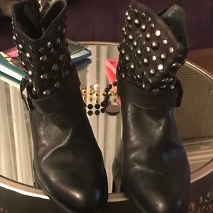 Stuart Weitzman boot