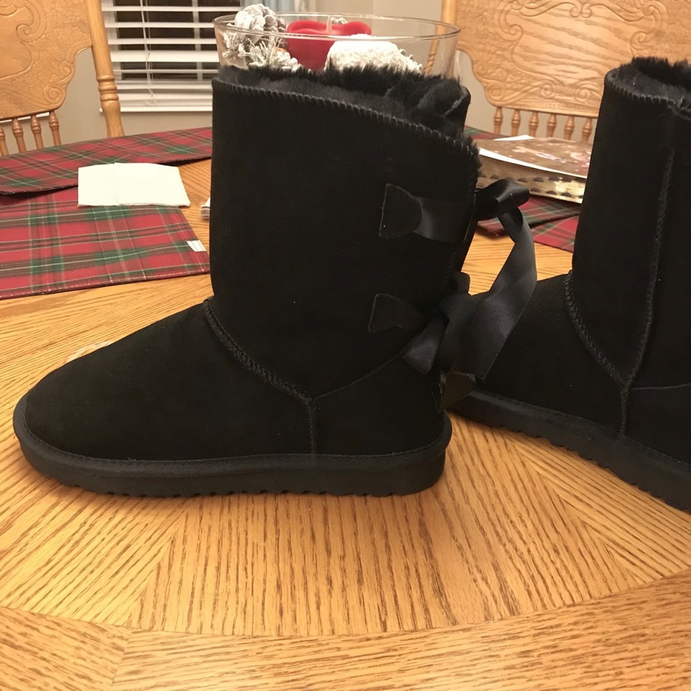 Black Furry Boots