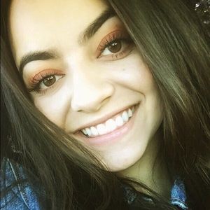 Meet your Posher, Rebecca