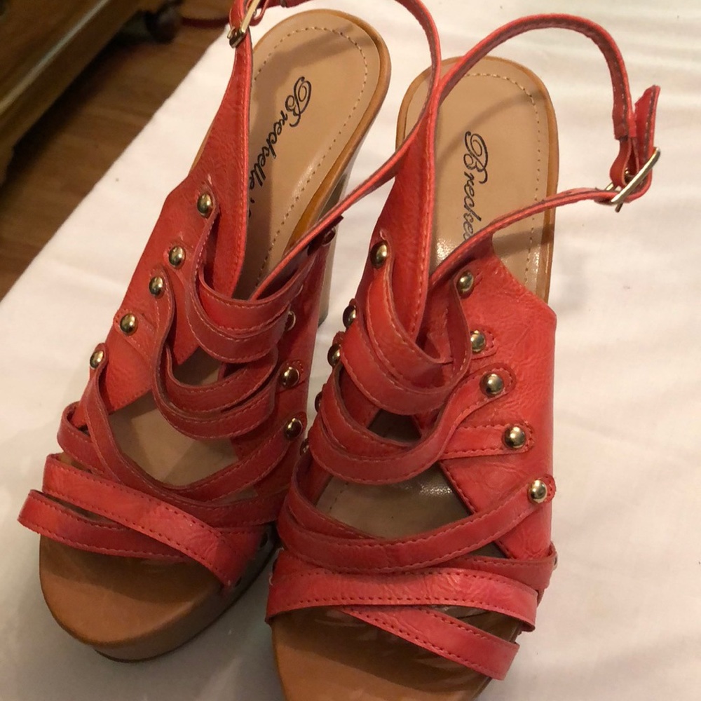 Size 8 strappy salmon pumps with gold studs