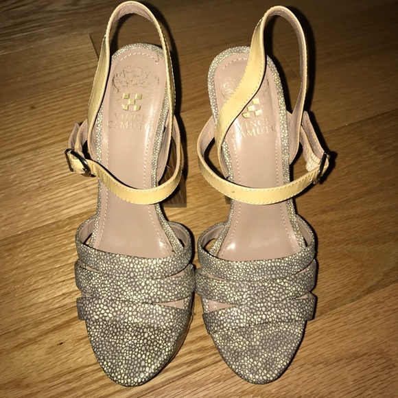 Vince Camuto Pebbled Peep-Toe - Picture 3 of 3