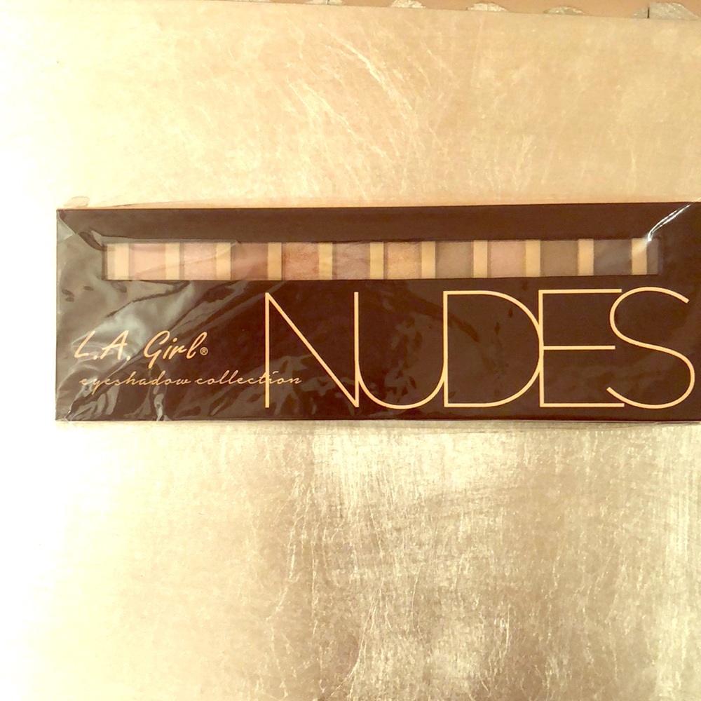NWT NUDE WYE SHADOW PALLET