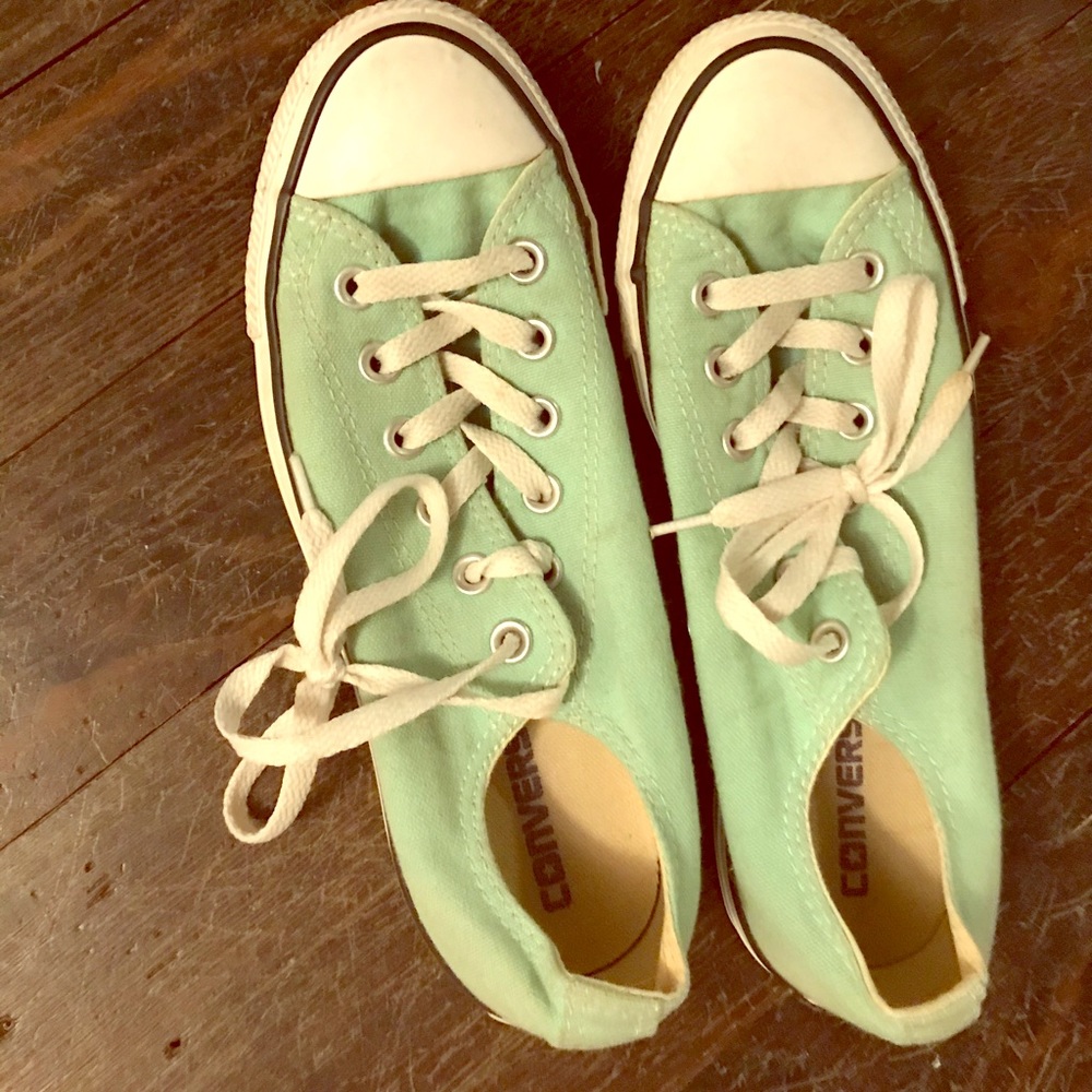 Women’s mint green converse