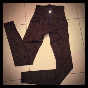 Wunder Under High Rise Luxtreme Olive & Black Lace