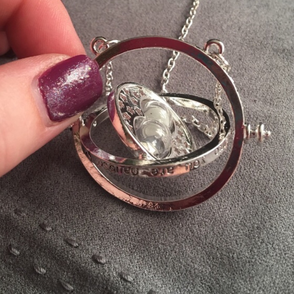 Time Turner Necklace - Picture 3 of 4