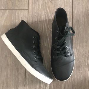 Never worn TOMS high top shoes sz 8