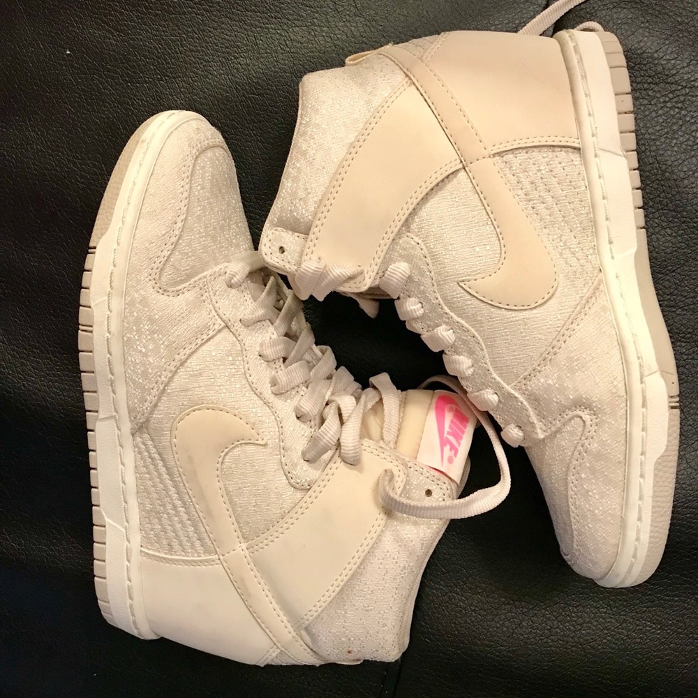 NEVER WORN, RARE nike sky hi
