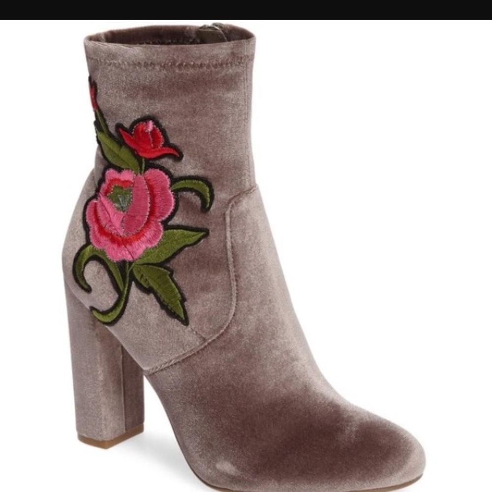 Steve Madden Grey Velvet Rose Embroidered Boots. - Picture 2 of 4