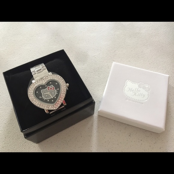 Hello Kitty Rhinestone heart shape watch - Picture 1 of 3