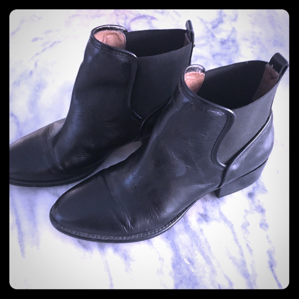 Donald J Pliner leather boots